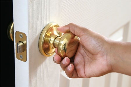 Beware of Germs on Doorknobs and Other Surfaces